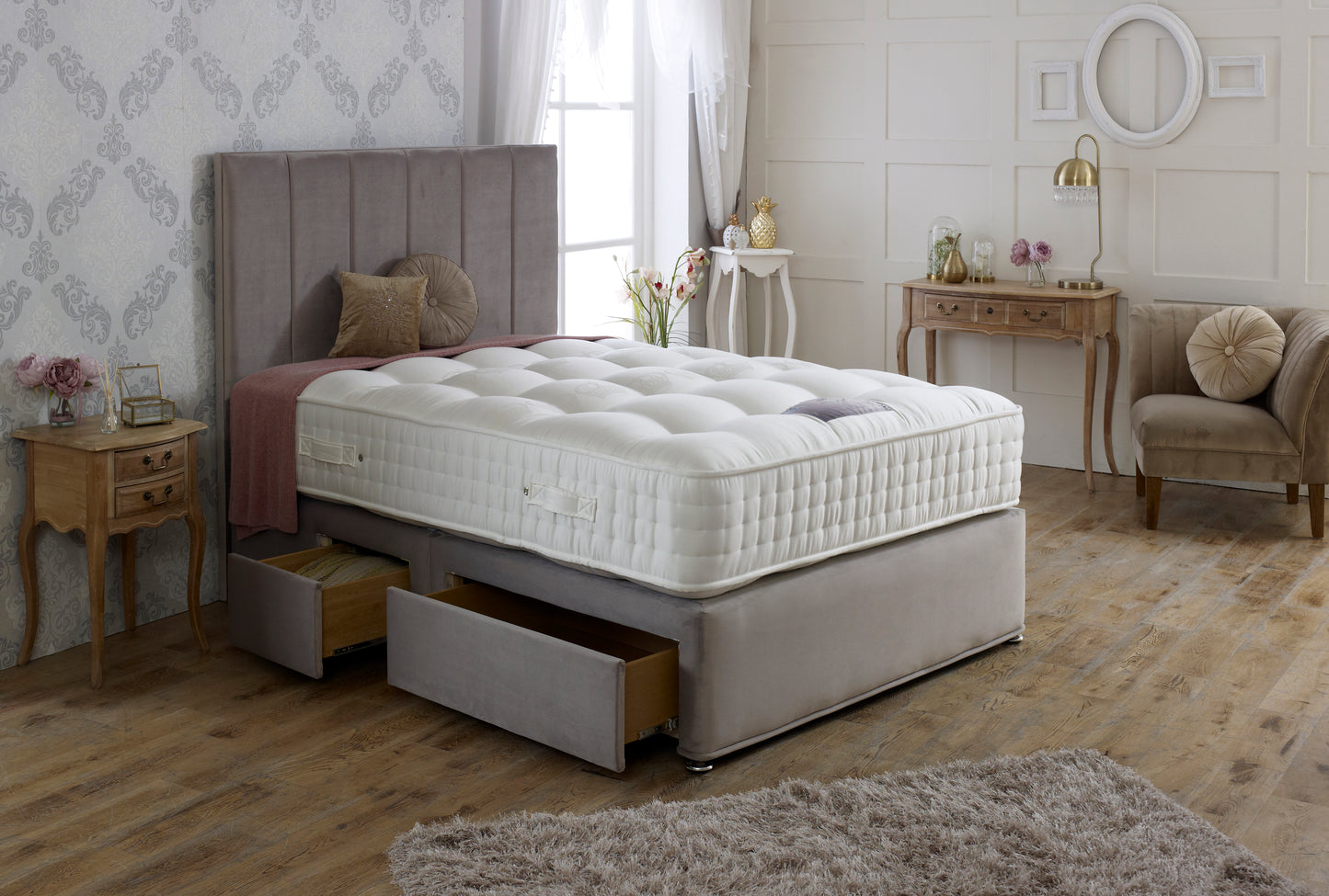 Complete bed with ROYAL CROWN 2000 mattress